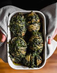 Hasselback Potatoes Aux Epinards Et Parmesan Recette En 2020 Recettes De Cuisine Recette Epinards Frais Epinard