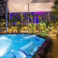 Herbst Und Winter Eignen Sich Perfekt Fur Wellness Travelbook Hat 27 Top Thermen Ausgewahlt Und Zeigt Mehr Als 100 Therme Deutschland Mallorca Urlaub Therme