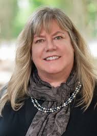 Leah Kane's Instagram, Twitter & Facebook