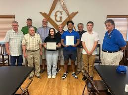 The four lodges located in Marion County ( Hiram, Kinmundy, Marion, and  Centralia) inthe 5th southern district presented $2000.00 to the Marion  County CEO organization. Each lodge contributed $250.00 and the Grand