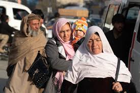 Due donne, giudici della corte suprema afghana, sono morte questa domenica in un agguato a kabul. Donne Afghane Vivere Tutti I Giorni Nella Guerra Vanda Edizioni