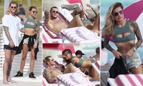 The goalkeeper confirmed the smooch and admitted his relationship with sophia thomalla was 'falling apart'. Mailonline Sport On Twitter Loris Karius Makes The Most Of Winter Break With Beach Holiday In Miami Alongside Girlfriend Sophia Thomalla Https T Co Lguqyu75cr Https T Co Sg4qkagin6