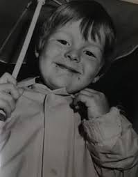 Nostalgia: Samantha crowned queen of the carnival during anniversary in  1988