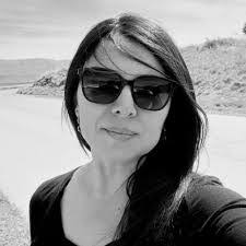 Laura Neira's Instagram, Twitter & Facebook