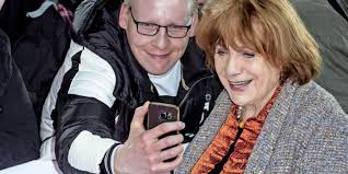 Auf dem roten teppich der goldenen kamera 2019 foto: Goldene Kamera Die Stars Auf Dem Roten Teppich Maz Markische Allgemeine