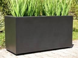 Pflanztrog Fur Rollen Extra Aus Fiberglas In Schwarz Anthrazit Bei East West Trading Pflanzkubel Fiberglas Pflanzkubel Pflanzen