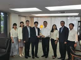Cenas, dzīves dārdzība udon thani. Von Bundit Co Ltd Dr Pongsak Kerdvongbundit Chief Executive Officer Gives Latex Pillows As Gift To Mr Chartsiri Sophonpanich President And Management Team From Bangkok Bank Public Company Limited Visited Von
