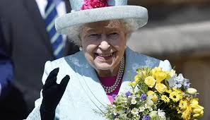 Mit einem speziellen münzset aus feinsilber feiern, das sowohl von der royal canadian mint als auch von der britischen royal mint hergestellt wird. Die Queen Feiert Geburtstag Gesellschaft Tgr Tagesschau