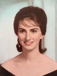 Sue Hurst's Instagram, Twitter & Facebook