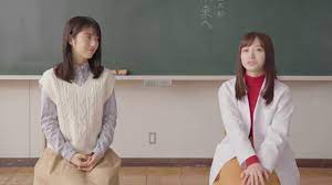 橋本環奈、浜辺美波「カンナとミナミと星野先生」編 インタビュー - YouTube