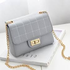 Anda pun tidak harus menjinjingnya seperti saat menggunakan hand bag. Harga Tas Selempang Remaja Terbaik Tas Selempang Tas Wanita Mei 2021 Shopee Indonesia