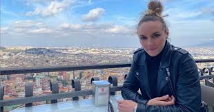 Katinka) pécs, baranya, hungary'de doğmuştur. Hosszu Katinka Igy Viseli A Koronavirus Hozta Hazi Karantent