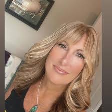 Valerie Rooker's Instagram, Twitter & Facebook