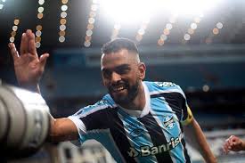 Maicon er en brasiliansk fodboldspiller, som blev født den 14. Twspjnv3jsljcm