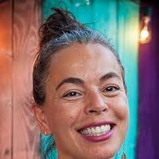 Amanda Bacon's Instagram, Twitter & Facebook