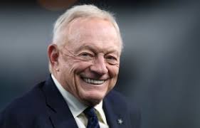 Cameras catch Derrick Henry crashing out