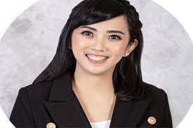 Melissa Tango's Instagram, Twitter & Facebook