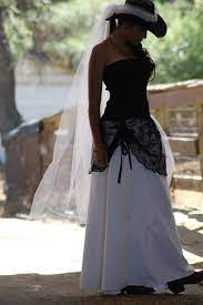 Hey I Found This Really Awesome Etsy Listing At Https Www Etsy Com Listing 165079437 Cowgirl Wedding Dress Country Wedding Gowns Wedding Dress Tulle Overlay