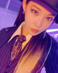 Acording to spotv reports, chungha was tested after being in contact with a confirmed patient and her results came out positive. Xbbqexrllxmi M