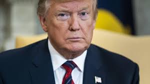 Omar is a refugee from somalia, her family fleeing after the nation plunged into chaos following the toppling of dictator siad barre. Donald Trump Twittert Muslimische Abgeordnete Ilhan Omar Braucht Polizeischutz