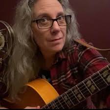 Lisa Markley's Instagram, Twitter & Facebook