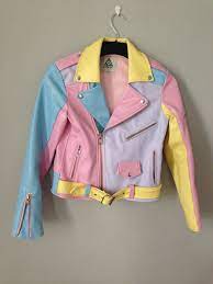 Pin On The Hunt For Pastel Goth