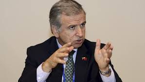 Lo secunda jerárquicamente el subsecretario de la cartera, alejandro weber pérez. Ministro De Hacienda De Chile Es Denunciado Por Infringir Las Normas De Austeridad Mundo Gestion