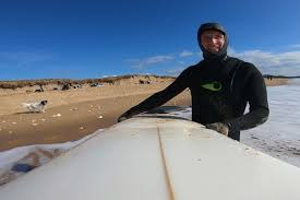 Boutonnage en haut et poche de poitrine. Portrait Christophe Le Pretre Surfeur De Saint Sulpice De Royan