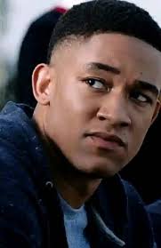 Was Hope in a love triangle with Rafael and Landon in Legacies?