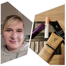 Cosmetic from Younique by Sylvia Jahn