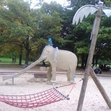 The hirschgarten, formally the königlicher hirschgarten, is a restaurant in munich. Elefantenspielplatz Im Hirschgarten In Munchen