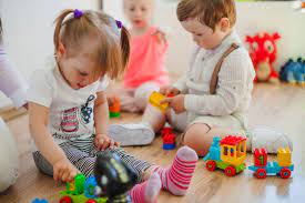 Παράλληλα µε την πρόσκληση για υποβολή αιτήσεων θα δημοσιοποιηθούν και οι δοµές που συνεργάζονται µε την εεταα και θα δέχονται για φιλοξενία παιδιά προκειμένου οι γονείς να δηλώνουν τις προτιμήσεις τους. Eetaa Paidikoi Sta8moi Espa Ti 8a Isxysei Fetos To Xronodiagramma