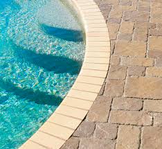 Durchgefärbter beton typ linear ca 50 cm x 30 cm ausführung. Beton Poolumrandung Pavestone