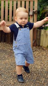 Sign up with your email address to receive news and updates. Royals Prinz Louis Prinzessin Charlotte Und Prinz George Am Ersten Geburtstag Im Vergleich