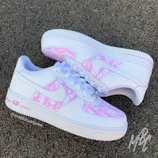 With the dior x air jordan 1 pretty much an impossible cop at this point, i did the next best thing and picked up an air force 1 low, inspired by the look. Nike Air Force 1 Pink Dior Etsy Custom Nike Shoes Nike Air Shoes Hype Shoes