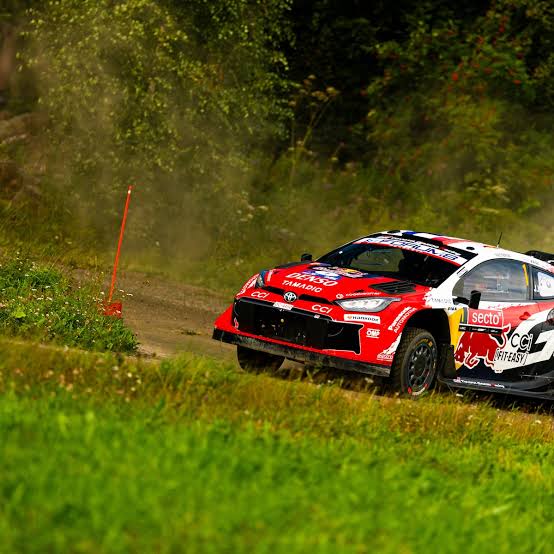 Sebastien Ogier esquiva la lluvia y domina en Finlandia - AS.com