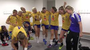 Aktuelle hintergrundinformationen und wissenswertes rund um das thema schwedische nationalmannschaft. Swedish Handball U 17 Team Dances La Bomba Youtube