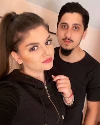 Artistul acuzat de ana maria preda rupe tăcerea după ce a fost acuzat de abuz sexual și șantaj de către fiica lui aurelian preda. Fiica Lui Aurelian Preda Are Un Nou Iubit Anamaria Rosa Se IubeÈ™te Cu Un Interpret De MuzicÄƒ PopularÄƒ Locuim ImpreunÄƒ De Cateva Luni
