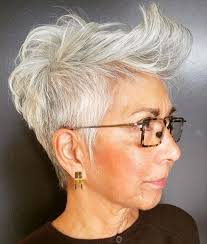 If you are lucky and your stylist is incredible in chic haircuts, feel free to sit down in a chair, give yourself into professional hands, and count on the best result. 21 Trendy Short Hairstyles For Women Over 50 With Glasses Wetellyouhow