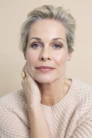 Grey is the new Black: Die schönsten Frisuren für graue Haare