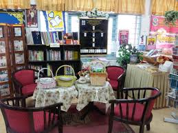 Pusat sumber sekolah berperanan membantu meningkatkan pencapaian dalam bidang kurikulum dan kokurikulum. Aktiviti Guru Cemerlang Pusat Sumber Sekolah Page 2