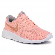 Nike hat schuhe in pink produziert sowie in vielen anderen farben. Schuhe Nike Tanjun Gs 818384 607 Pink Tint Mtlc Rose Gold Sneakers Halbschuhe Damenschuhe Eschuhe De