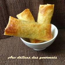 Un Dessert Gourmand Et Facile A Realiser Des Nems A La Banane Et Au Chocolat Une Superbe Recette De Cyri Recette Nems Recettes De Cuisine Cuisine Gourmande