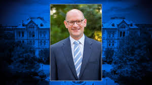 Jennifer Lloyd (@JLloydster)