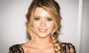 Alexandra dinu (born 3 january 1981, bucharest, romania) is a romanian actress and television presenter who has also appeared in films in italy and america. Alexandra Dinu SuperbÄƒ La Romanii Au Talent Prima Imagine Cu Ea In Calitate De Jurat Impact