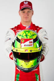Here you will find a selection of miniature helmets by racing legend. Formel 2 Mick Schumacher Fahrt Jetzt Mit Schwarz Rot Gold Helm Express De
