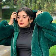pin by iman sisi on يوتيوبرز girl poses youtubers fashion