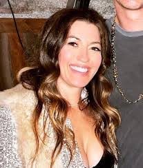 Erin Teller's Instagram, Twitter & Facebook