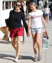 There was a minor catastrophe when the chicken freaked out. Jennifer Garner Starportrat News Bilder Gala De
