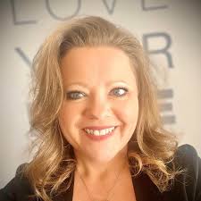 Michelle Heikkila's Instagram, Twitter & Facebook